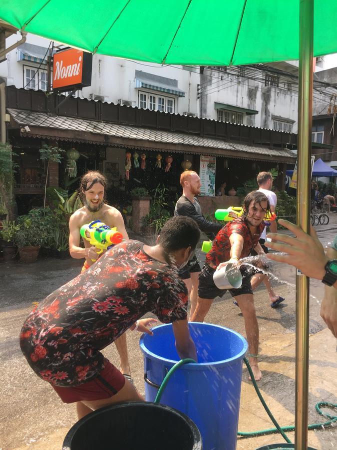 Tiger House Hostel (Adults Only) Chiang Mai Exterior foto