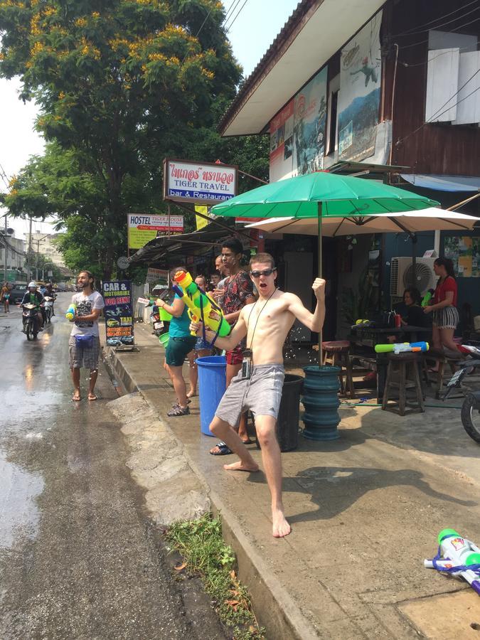 Tiger House Hostel (Adults Only) Chiang Mai Exterior foto