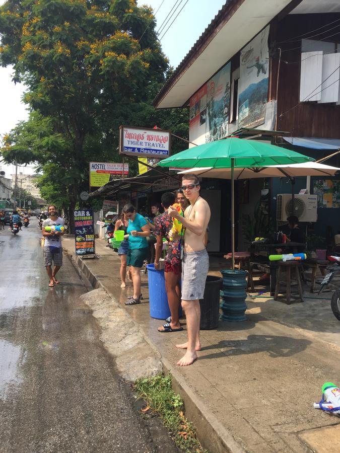 Tiger House Hostel (Adults Only) Chiang Mai Exterior foto